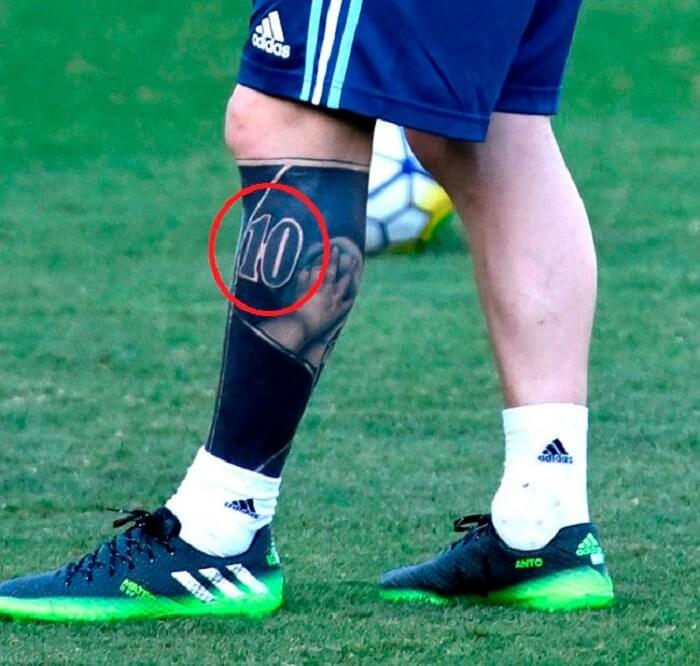 Hình xăm số 10 biểu thị số áo Messi yêu thích
