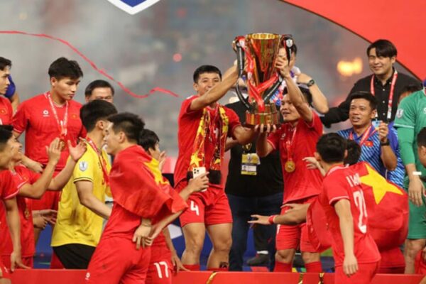 Tiểu sử trung vệ Bùi Tiến Dũng – Trung vệ xuất sắc của ĐT Việt Nam